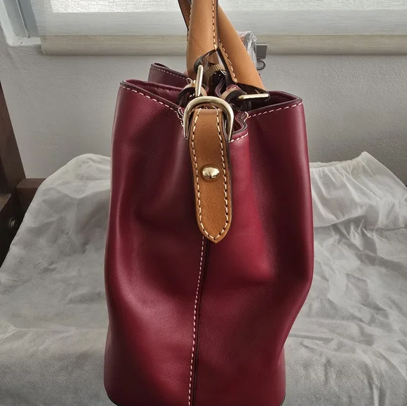 Dooney & Bourke - Picture 4 of 8